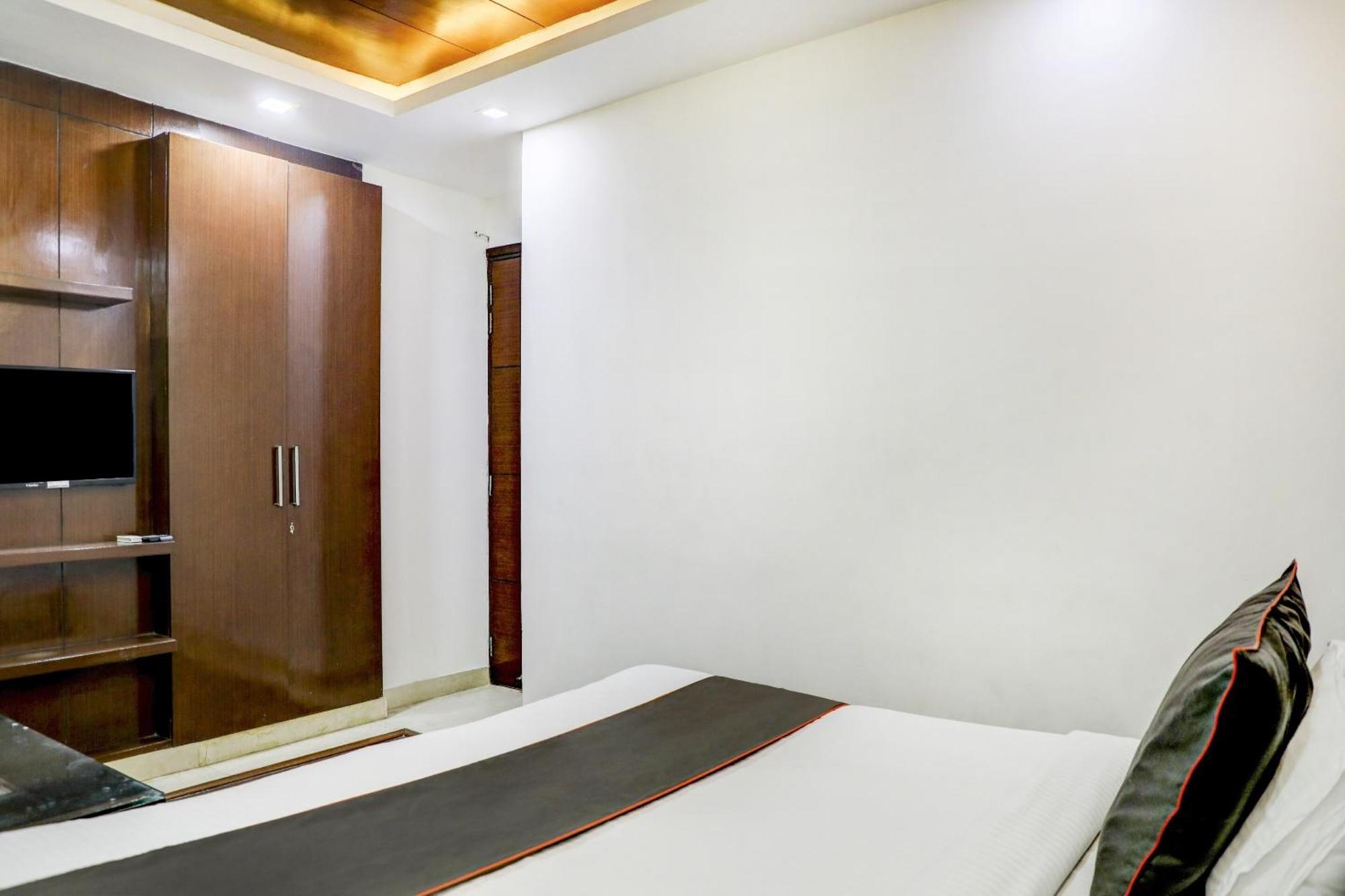 Collection O R S Villa Near Lotus Temple ニューデリー エクステリア 写真